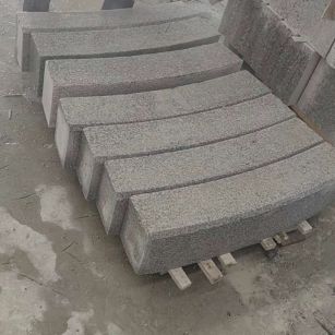 乌海芝麻白弧形路牙石