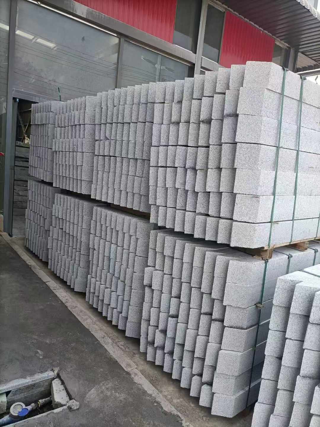 乌海芝麻白树围石 树池